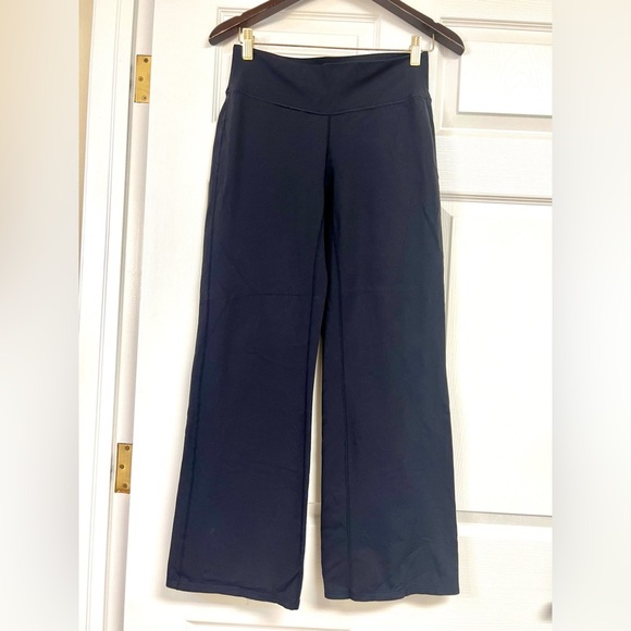 Athleta Fusion Black Yoga Flare Wide Leg Pants Athleisure Flap Pockets womens S - Picture 2 of 8